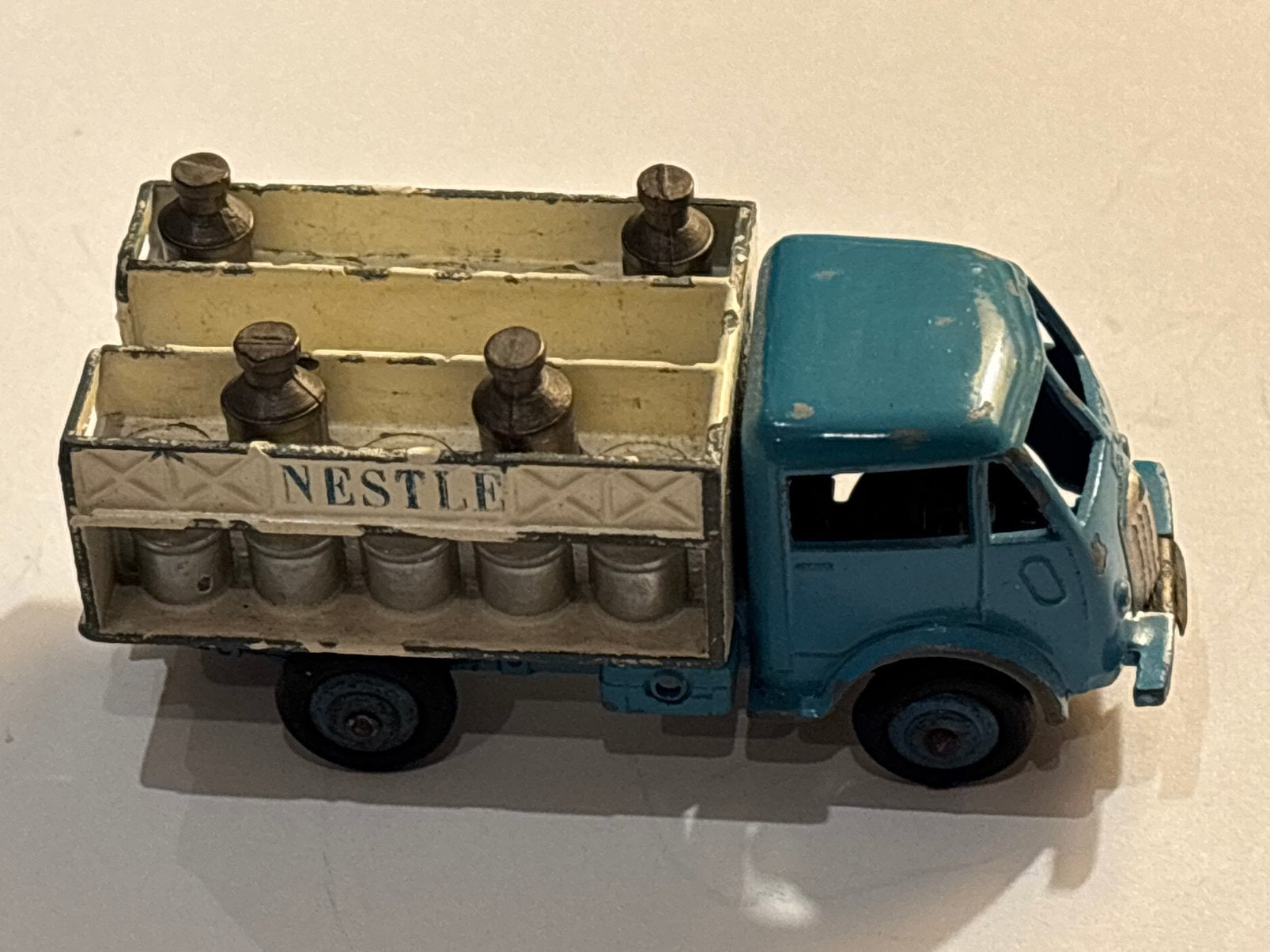 Dinky Toys Meccano 25o CAMION LAITIER FORD*Rare ca1949 fraai, Ophalen of Verzenden, Gebruikt, Bus of Vrachtwagen, Dinky Toys