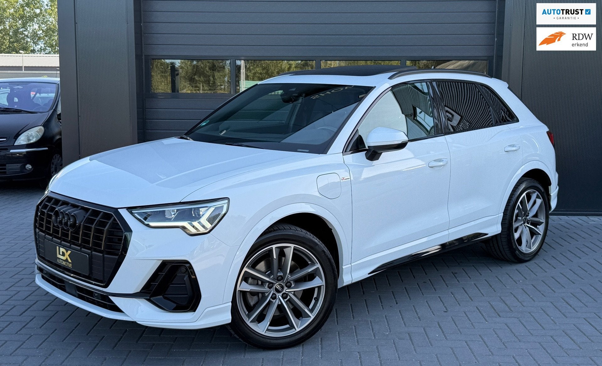 Audi Q3 45 TFSI e S edition S-Line|Pano|Matrix|Keyless|Acc, Auto's, Dealer onderhouden, Gebruikt, Euro 6, 150 pk