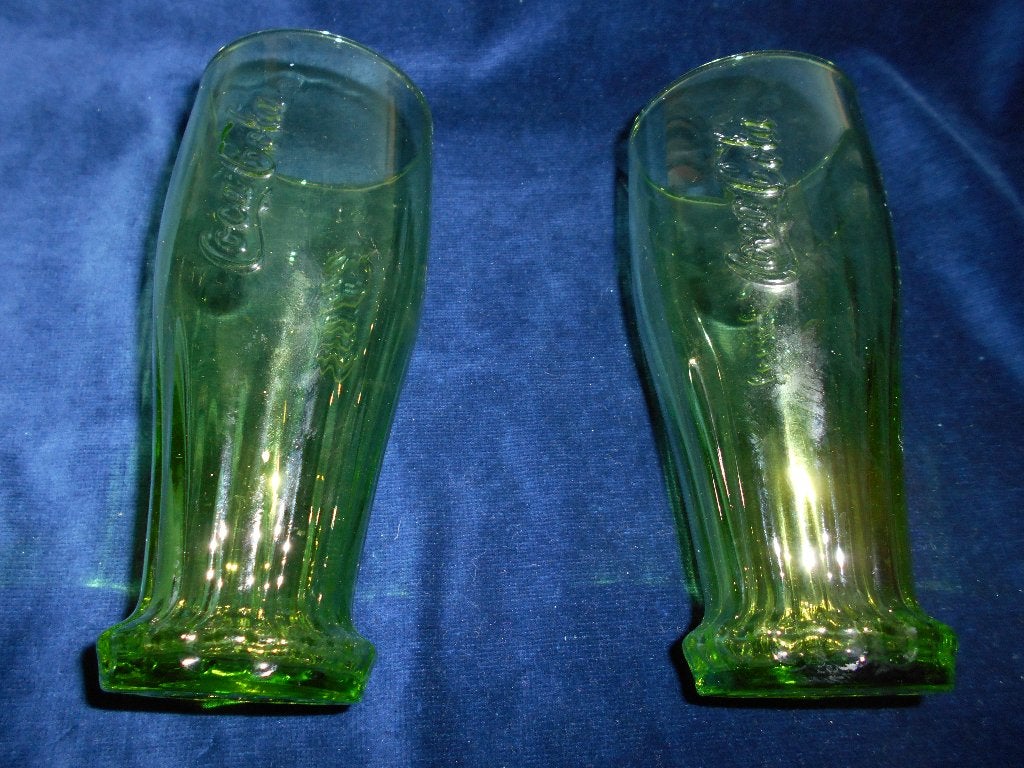 2 Groene coca cola glazen, nieuwstaat, nu samen 0,50., Glas of Glazen, Nieuw, Ophalen of Verzenden, Glas
