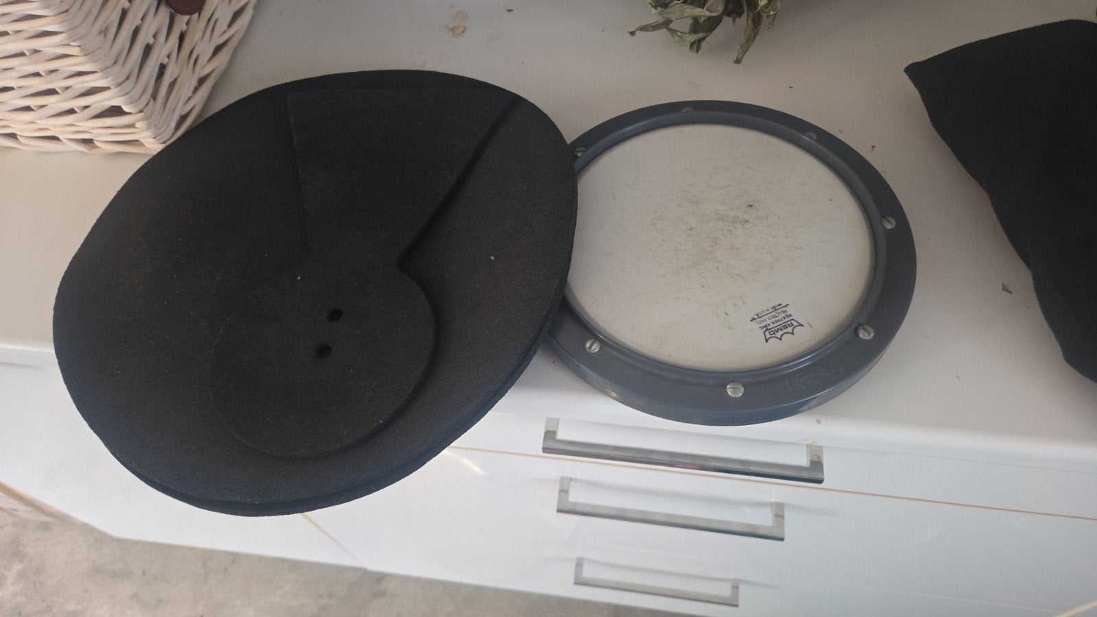 TE KOOP:  Silencer en Oefenpad voor drums - Remo, Ophalen, Gebruikt