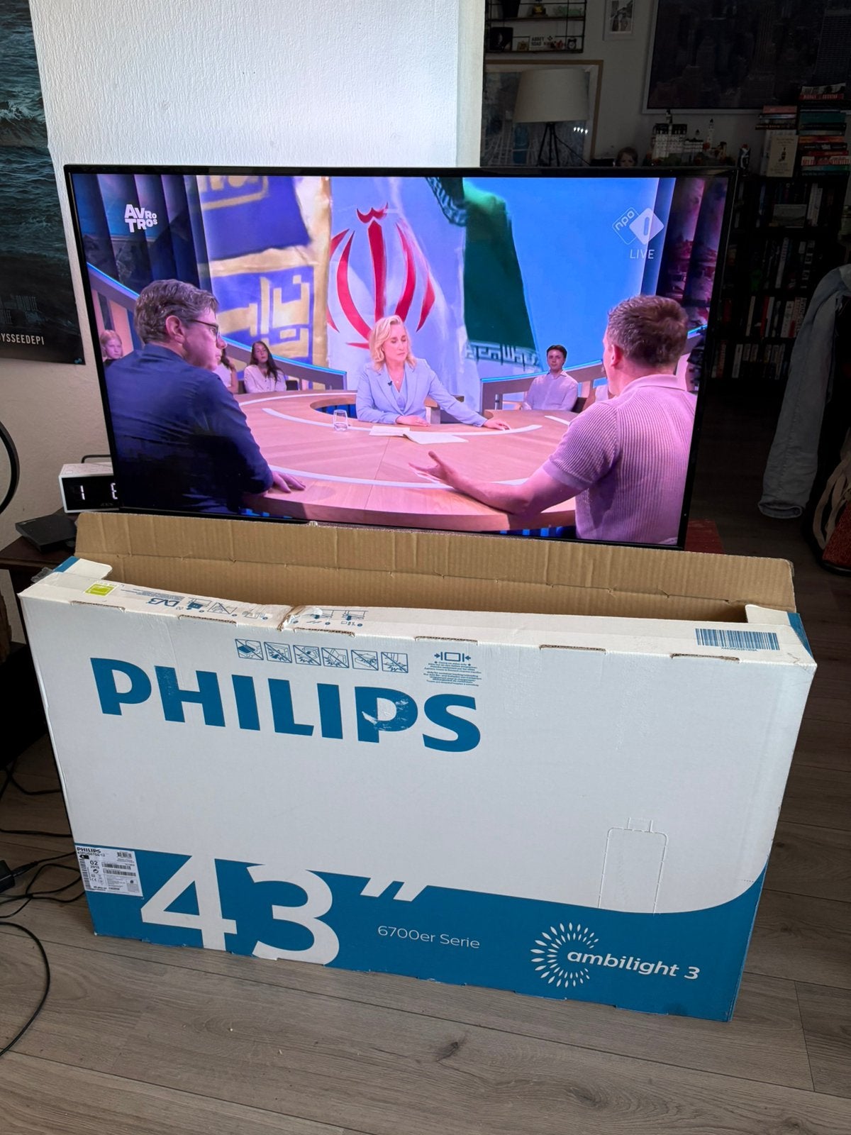 Philips 43” Ambilight 4K - 43PUS6704/12, Philips, 50 Hz, Ophalen of Verzenden, Zo goed als nieuw