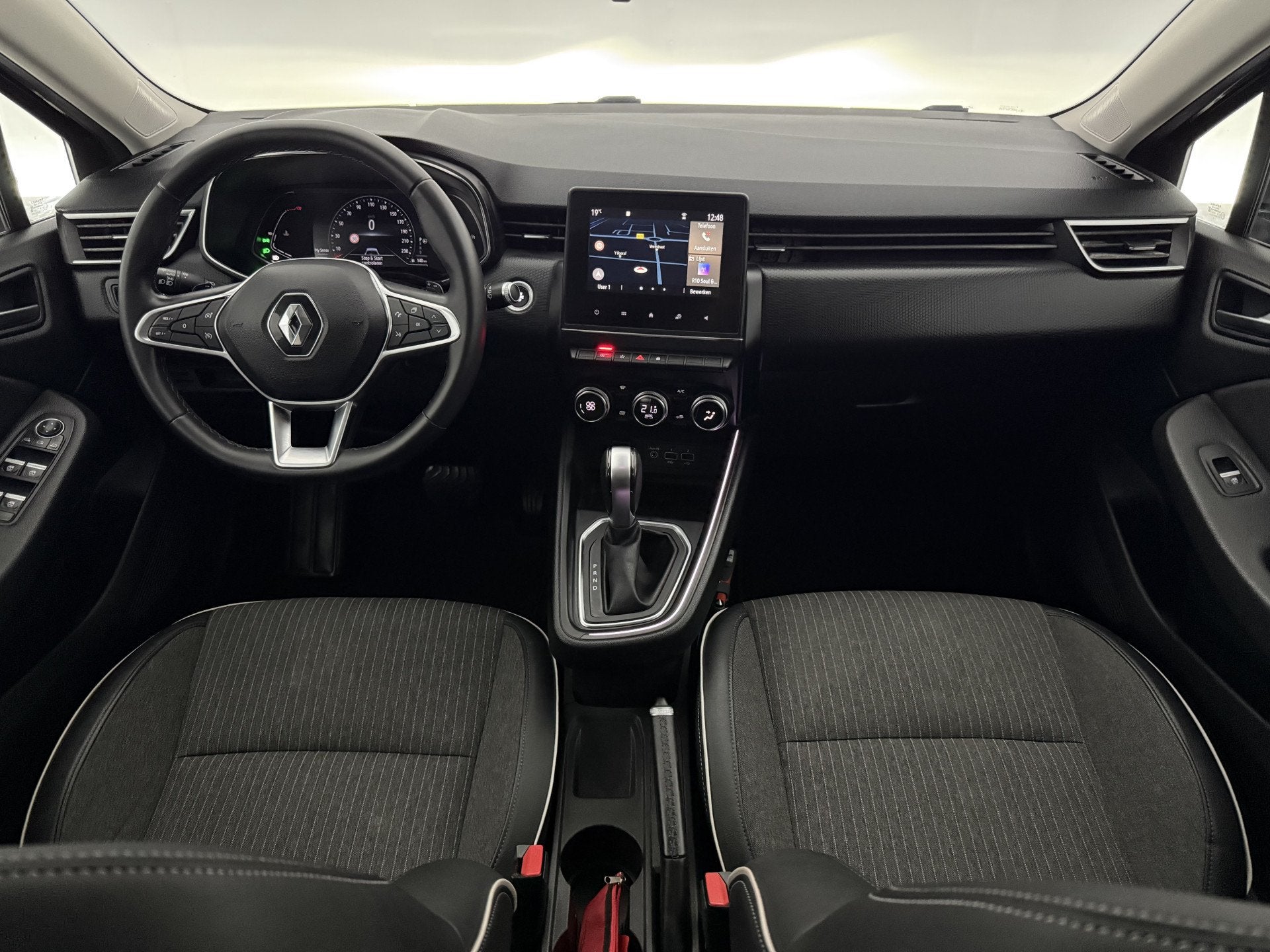 Renault Clio 1.3 TCe Intens | Clima | Cruise | Virtual | Sfe, Auto's, Gebruikt, Euro 6, 4 cilinders, 1133 kg