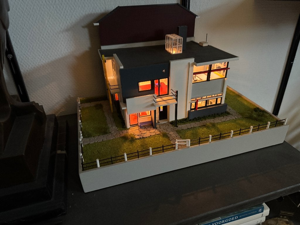 Rietveld Schroderhuis : Schaalmodel, Hobby en Vrije tijd, Modelbouw | Figuren en Diorama's, Ophalen, Zo goed als nieuw, 1:50 of kleiner