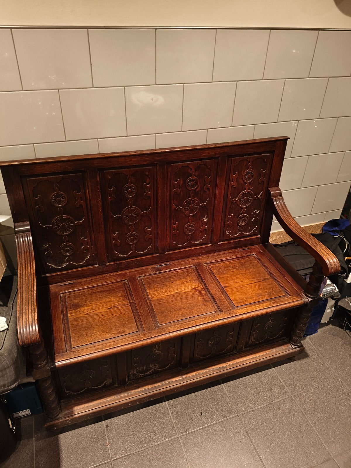Antieke bank met Opbergruimte, Ophalen