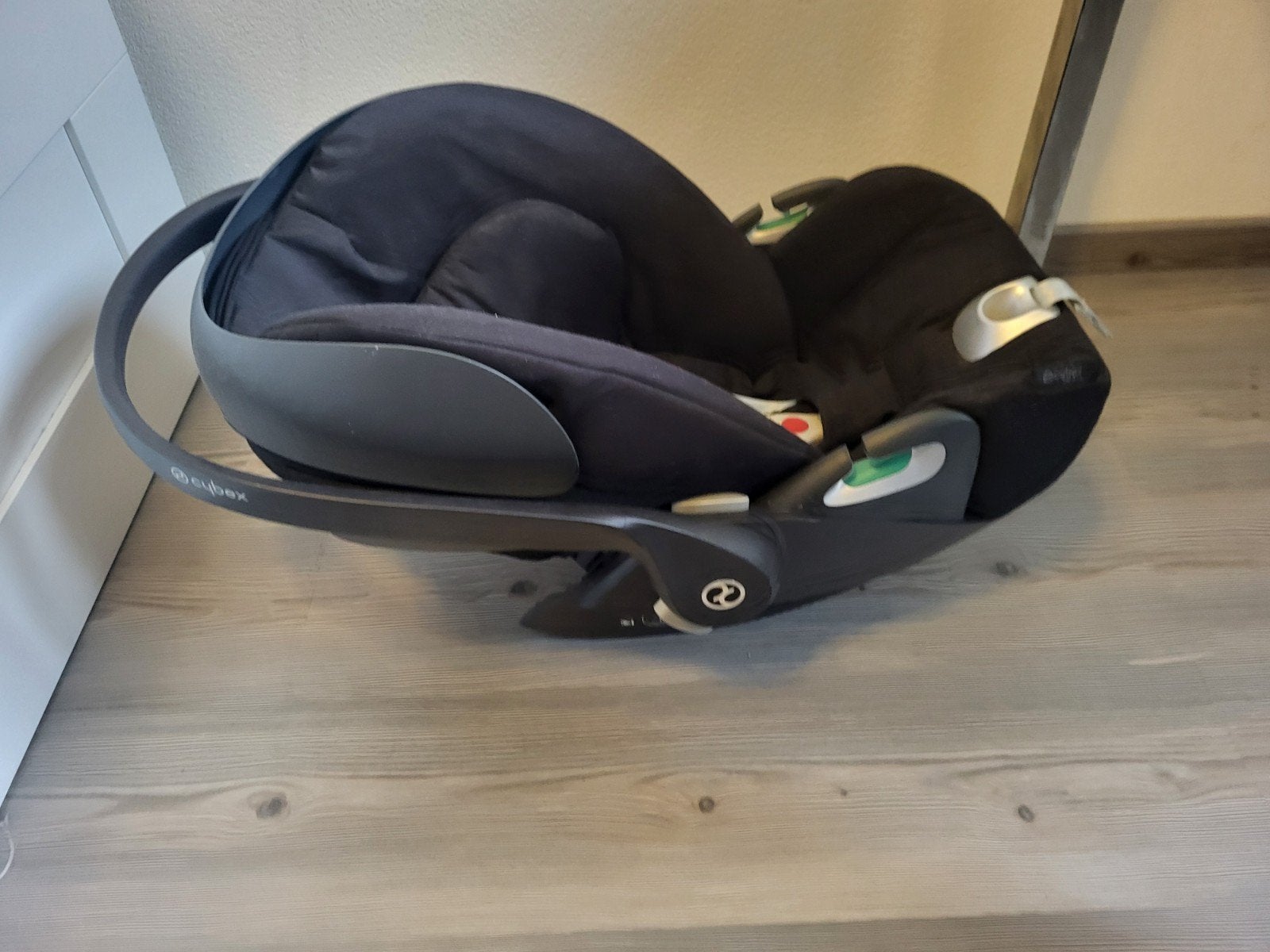 Cybex Aton 5 autostoel - Zwart, Ophalen