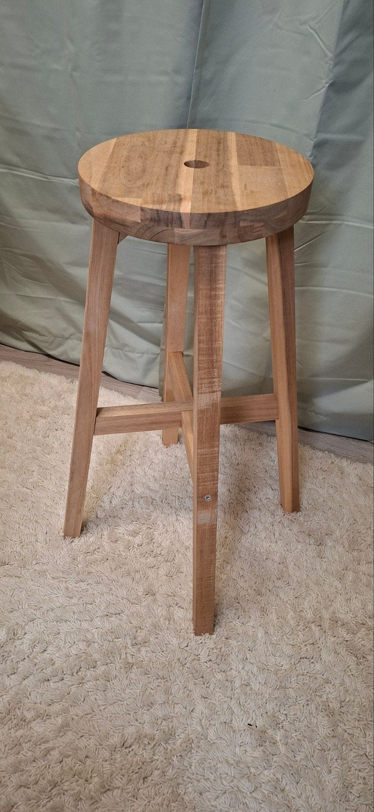IKEA skogsta hoge kruk massief hout, Ophalen, 60 tot 90 cm, Zo goed als nieuw, 1 kruk