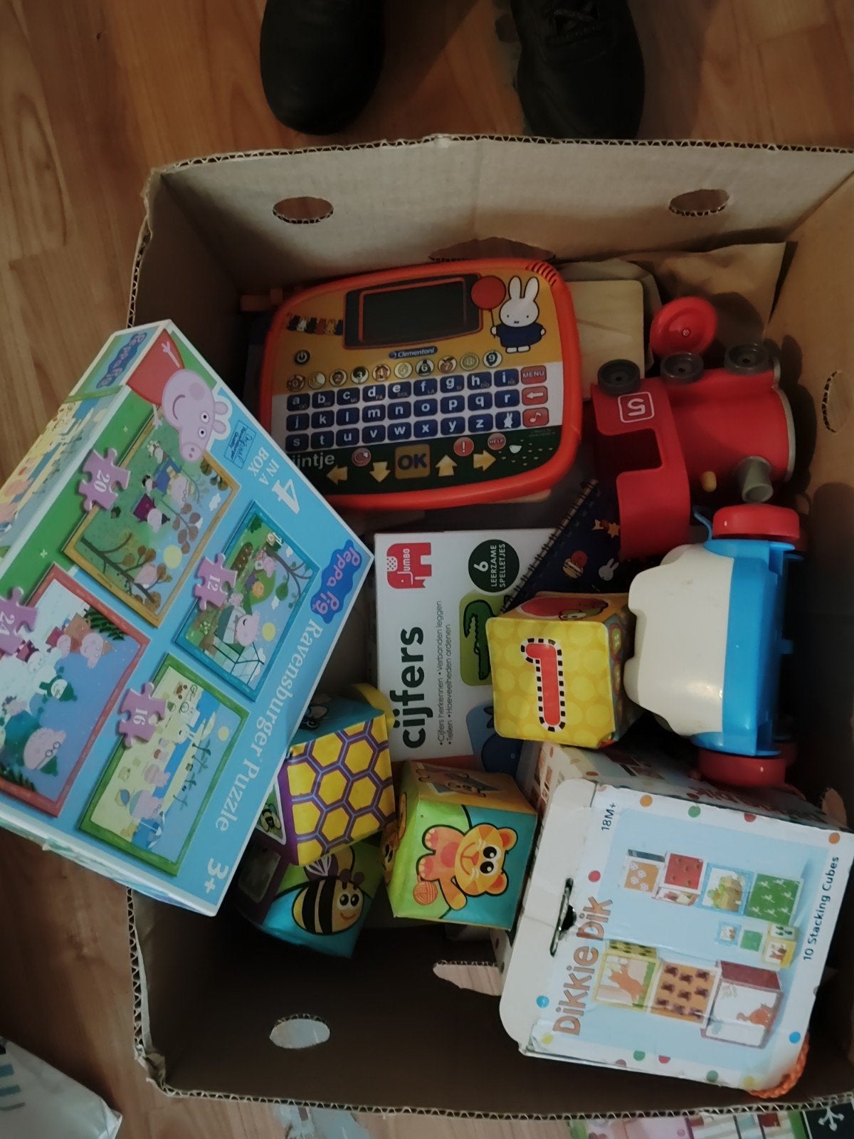 Grote doos met divers speelgoed, Kinderen en Baby's, Speelgoed | Babyspeelgoed, Gebruikt, Overige typen, Met geluid, Ophalen