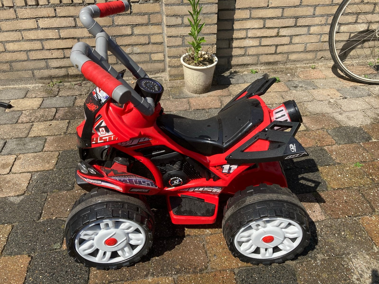 Rode elektrische kinderquad, Ophalen, Zo goed als nieuw