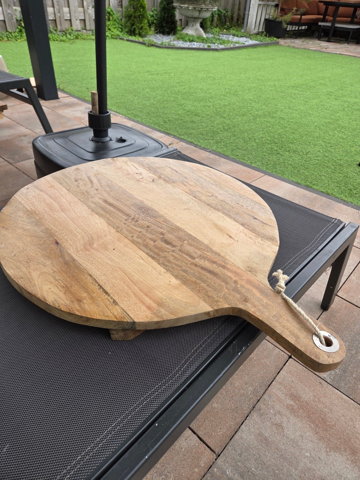 Grote ronde serveerplank van mangohout, Ophalen, Hout, Snij-/serveerplank, Zo goed als nieuw