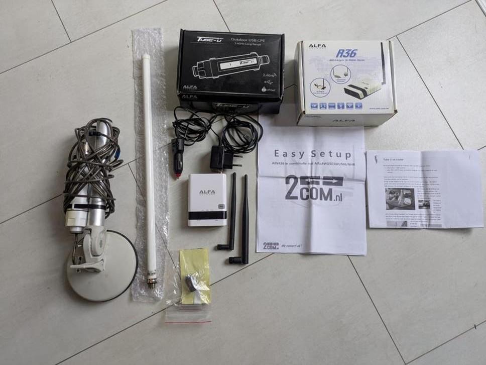 Alfa Network R36 Wifi-camp +Tube-U + zuignap, Ophalen of Verzenden