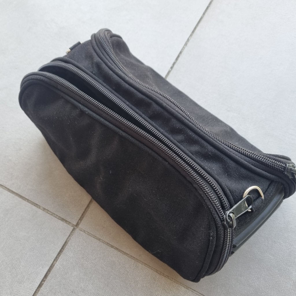 Mandarina Duck Tank toilet tas, Ophalen of Verzenden, Zo goed als nieuw, Zwart, Overige typen