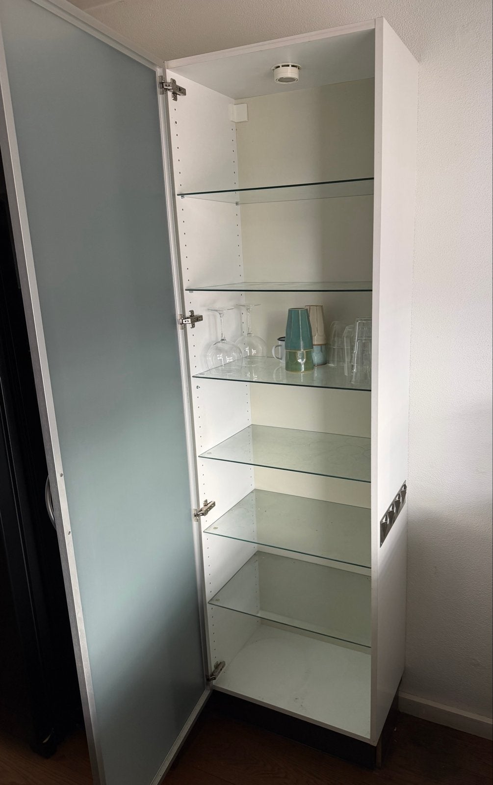 Witte vitrinekast met glazen planken en deuren, Huis en Inrichting, Ophalen, Gebruikt, 200 cm of meer, 50 tot 100 cm