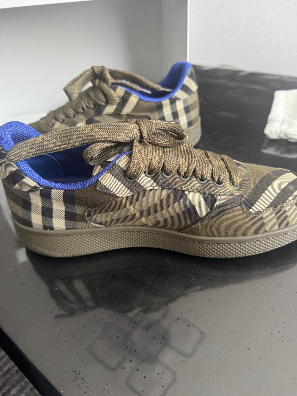 Burberry Sneakers - Maat 41, Ophalen of Verzenden, Zo goed als nieuw, Bruin, Sneakers of Gympen