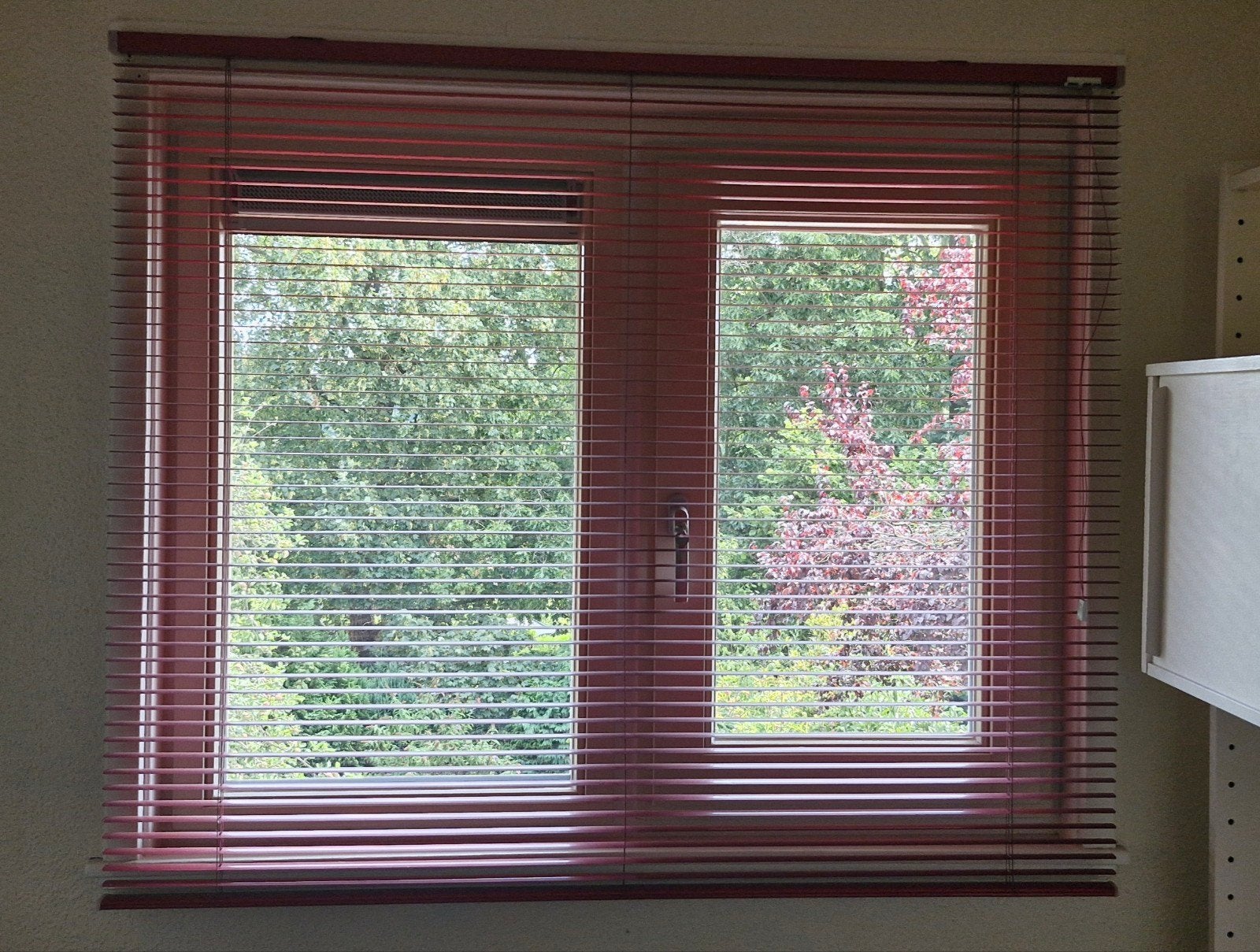 Bordeaux rode luxaflex 1.40 breed en 1.15 hoog, Ophalen, Metaal, 115 cm, 140 cm