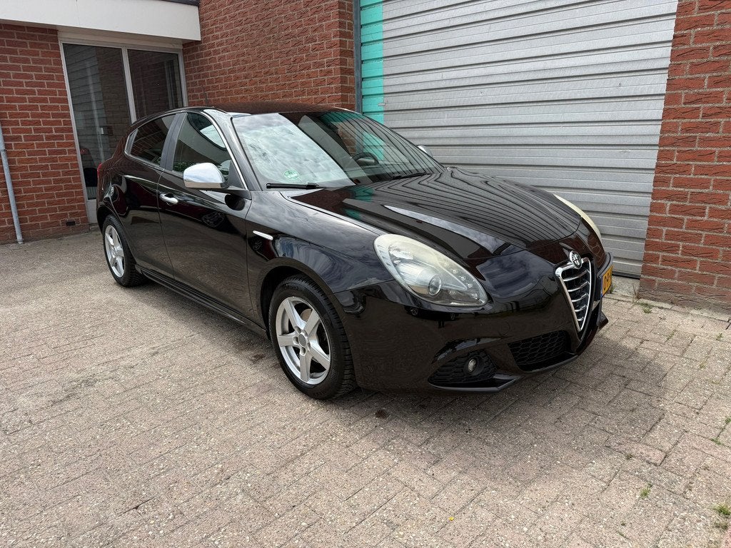 Alfa Romeo Giulietta 1.4 T Distinctive Bj:2010 NAP!, Auto's, Voorwielaandrijving, Euro 5, Gebruikt, Zwart
