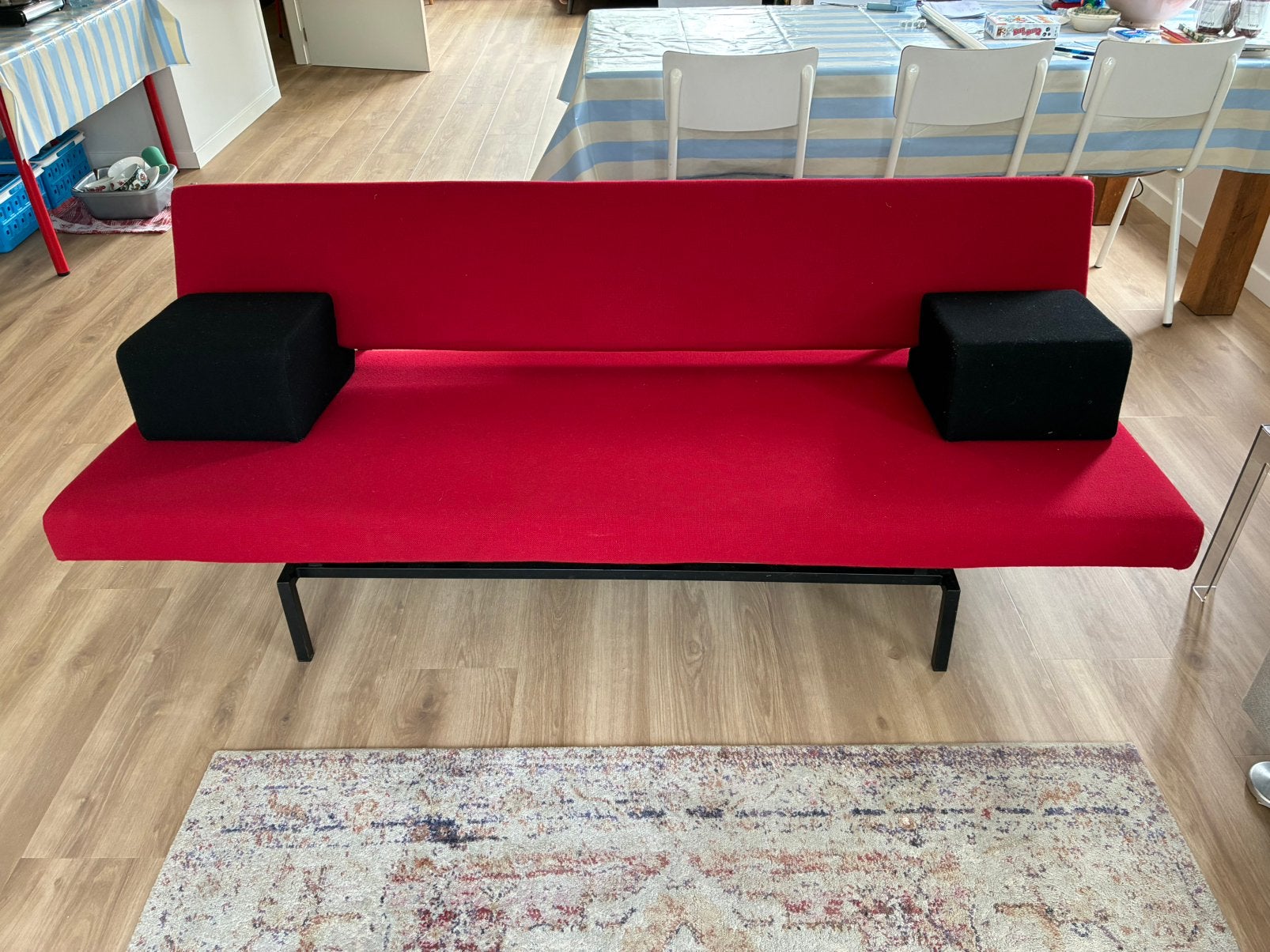 Martin Visser slaapbank – originele bekleding & armleggers, Ophalen, Zo goed als nieuw, Tweepersoons, Zwart