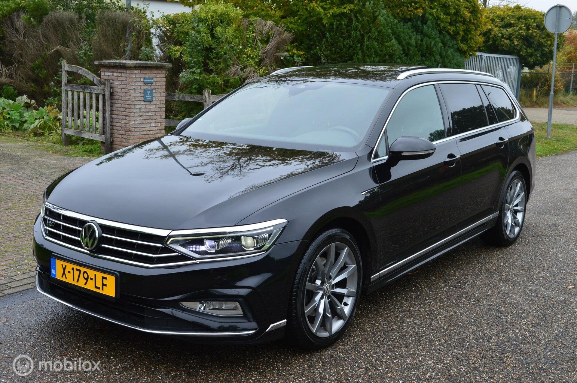 Vw Passat Variant 2.0 TDI Facelift /R-line / Virtual/Massage, Auto's, Gebruikt, Euro 6, 2000 kg, Adaptive Cruise Control