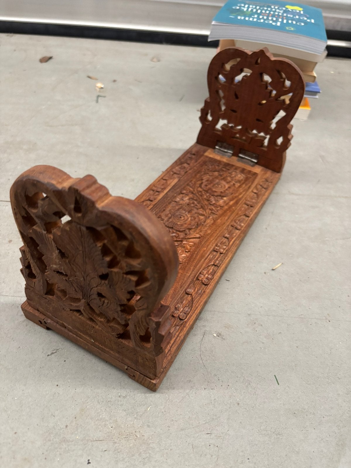 Vintage handgesneden houten boekensteun – uitschuifbaar –, Ophalen of Verzenden