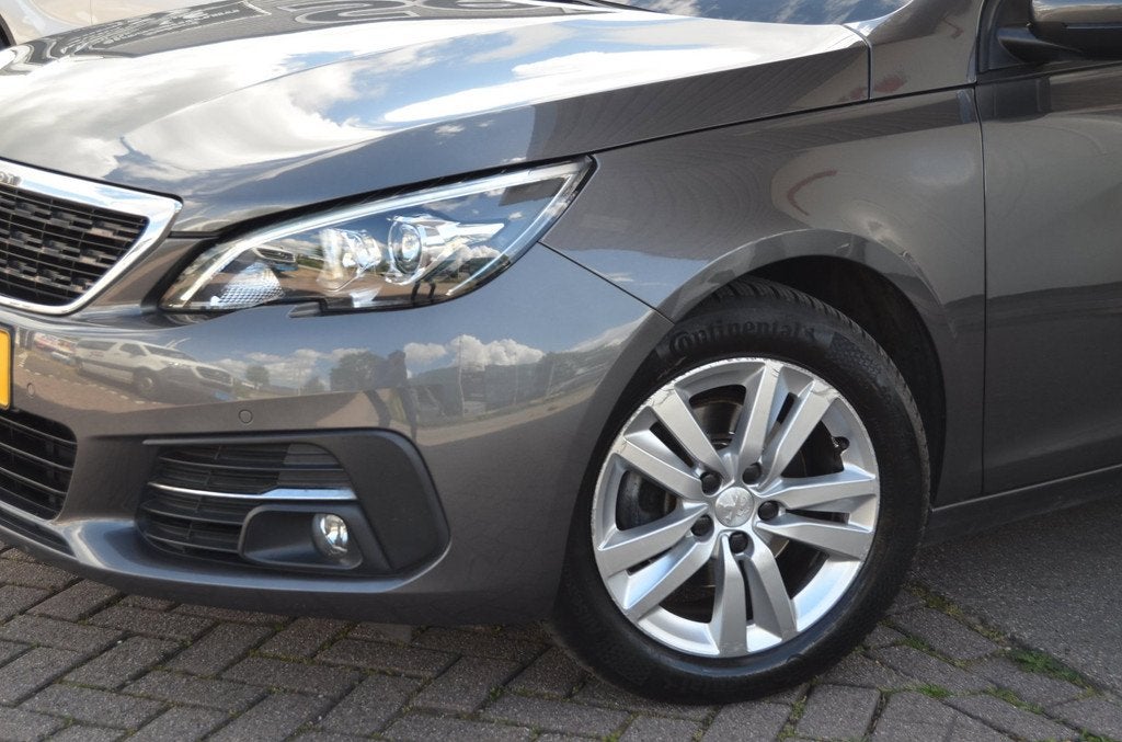 Peugeot 308 SW 1.2 PureTech Blue Lease Executive|PANODAK|DEA, Auto's, Peugeot, Euro 6, 1199 cc, Met garantie (alle), 620 kg