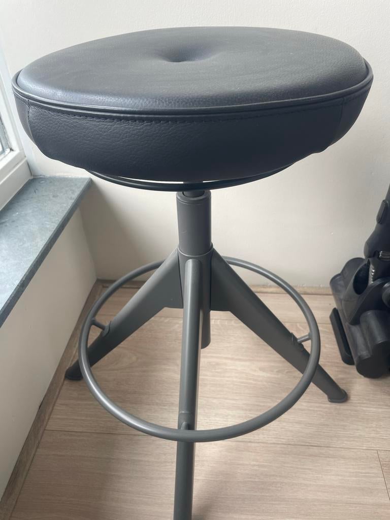 Ikea Trollberget zit/sta kruk zwart, Ophalen of Verzenden, Zo goed als nieuw, Zwart, Bureaukruk