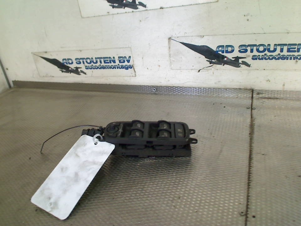 Raamschakelaar Links Voor Volvo XC60 I (DZ) 2009 31295119aa, Gebruikt, Siegburger Straße 229, Köln 50679, , Duitsland, Info@volvocars.com