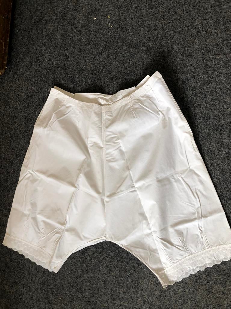 Oude onderbroek, Ophalen, Gedragen, Wit, Boven de knie