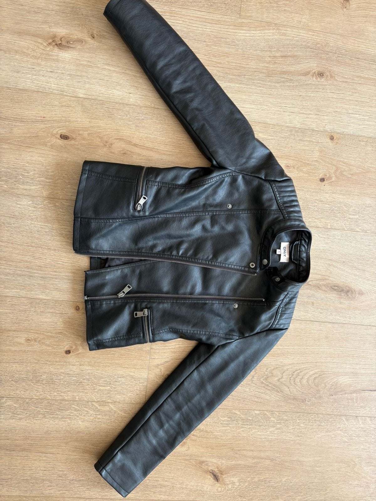 Zwart Only imitatie leren jasje maat 140 (10Y), Kinderen en Baby's, Kinderkleding | Maat 140, Ophalen of Verzenden, Zo goed als nieuw