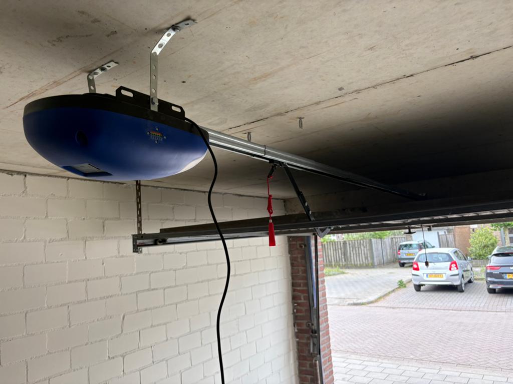 Elektronische garagedeur opener, Ophalen, Zo goed als nieuw, Minder dan 100 cm, Metaal