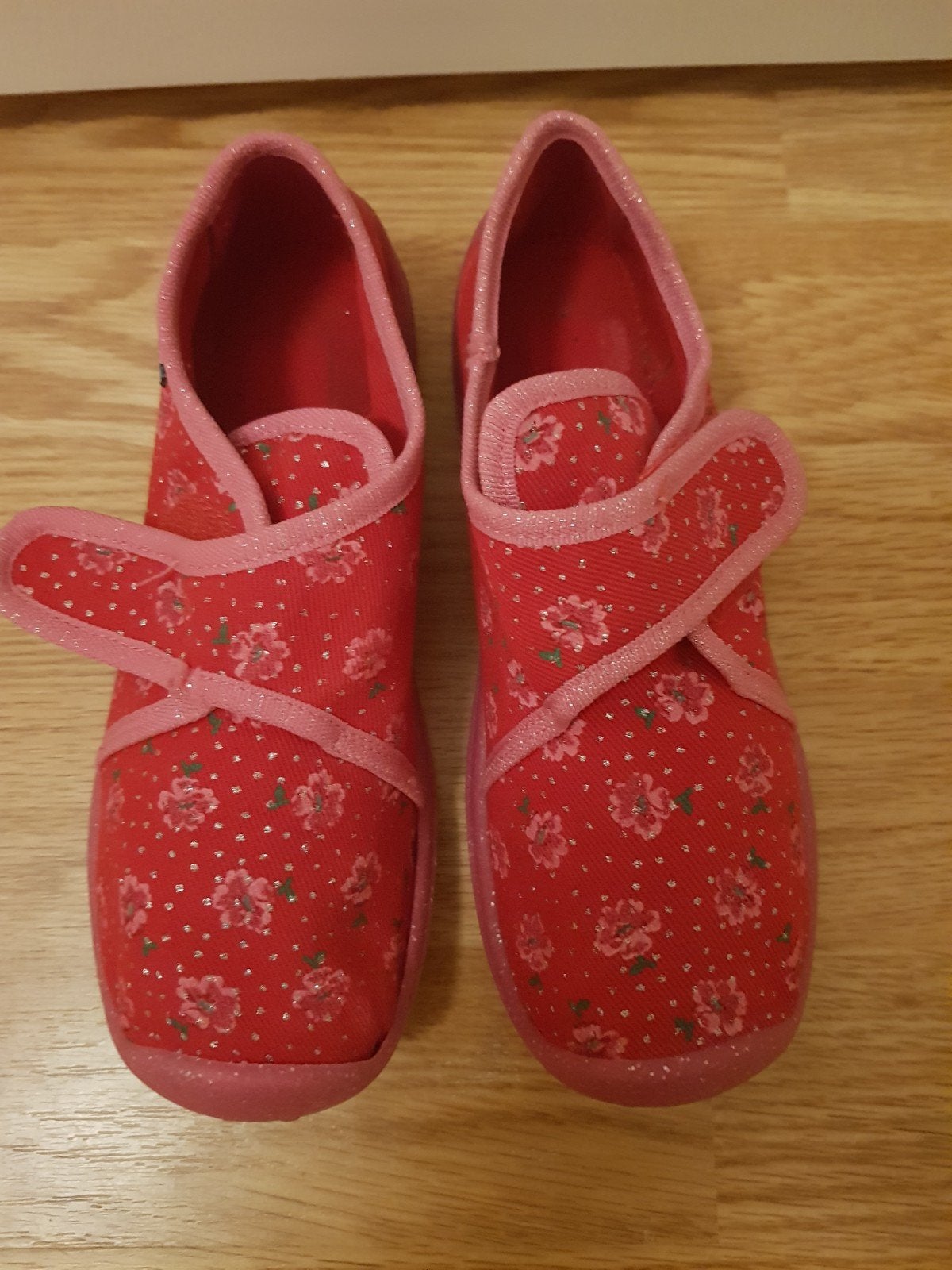 Rohde meisjes pantoffels maat 33 - rood/roze gebloemd, Ophalen of Verzenden, Meisje, Slofjes