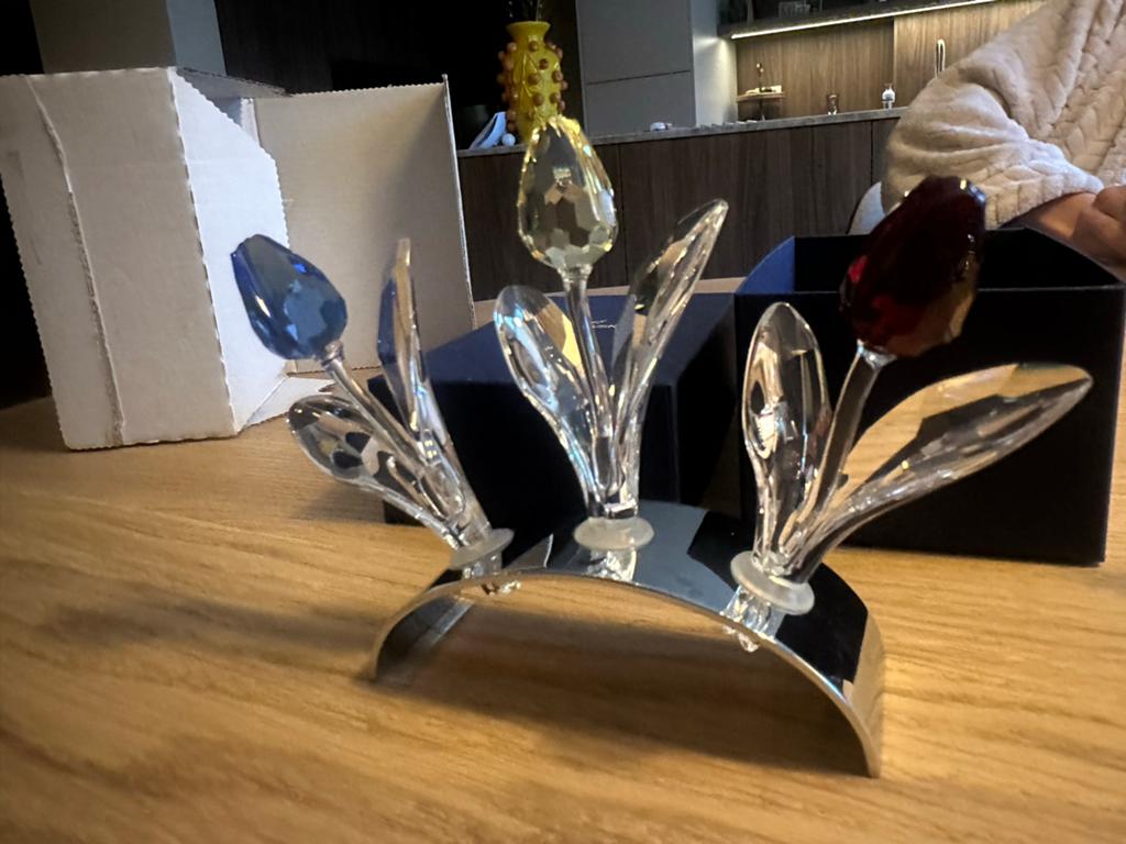 Swarovski Tulpen Kristal Decoratie met Doos, Verzamelen, Swarovski, Ophalen of Verzenden, Zo goed als nieuw, Figuurtje