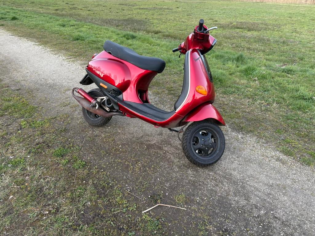 Piaggio Vespa et2, Fietsen en Brommers, Scooters | Vespa, Zo goed als nieuw, Overige modellen, Benzine, Ophalen