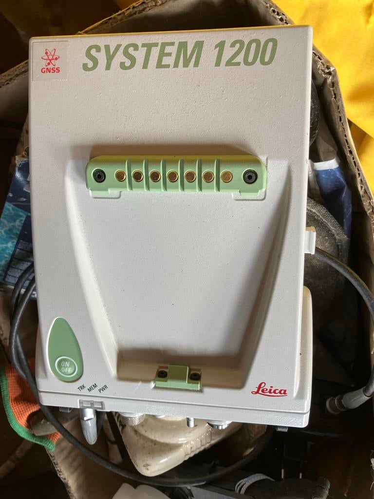 Leica System 1200 GNSS SmartTrack GPS Ontvanger, Telecommunicatie, Zenders en Ontvangers, Ophalen