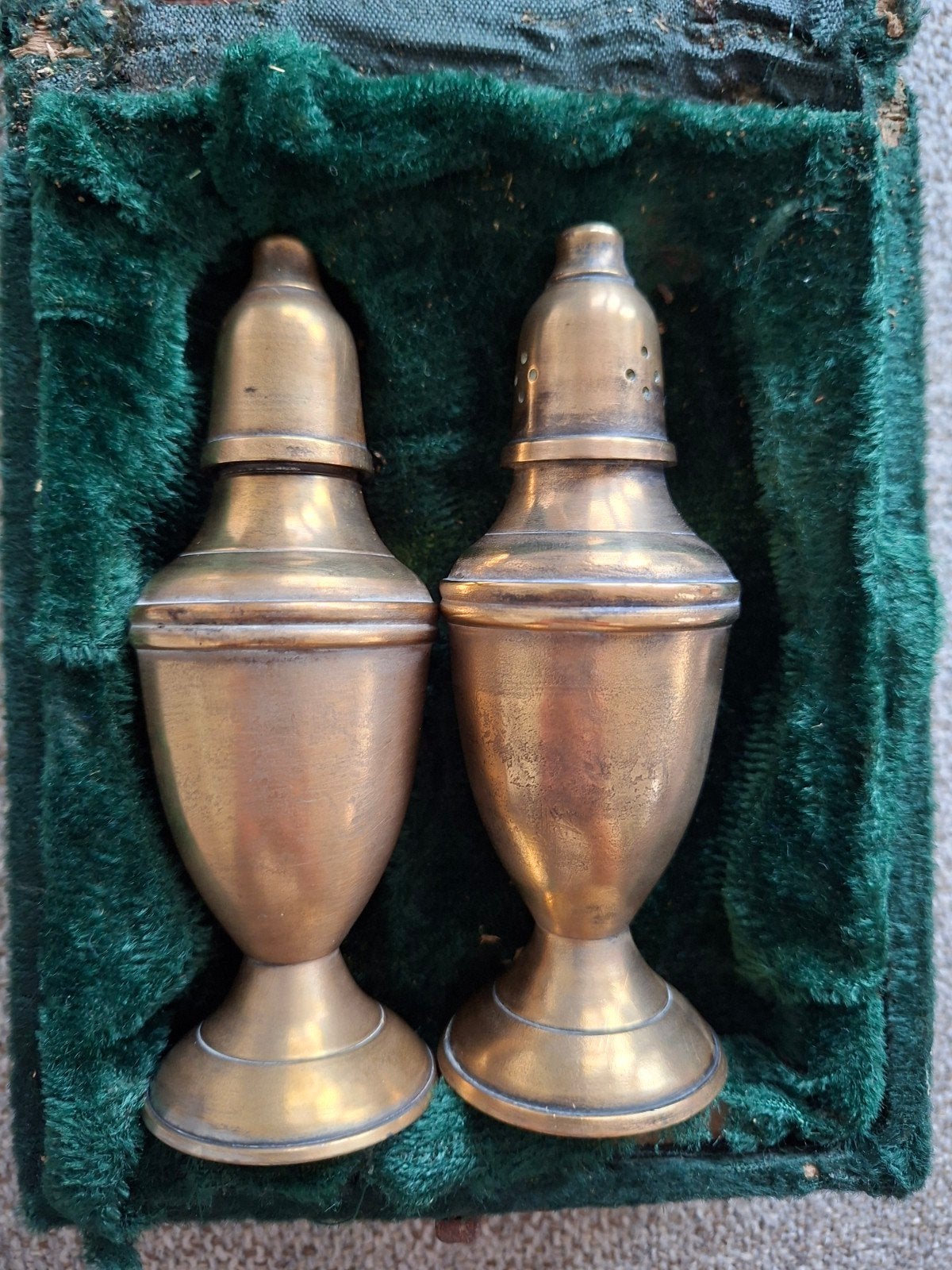 Vintage Koperen Zout- en Pepervaatjes in Groene Doos, Antiek en Kunst, Ophalen