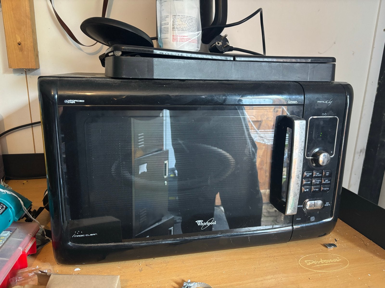 Whirlpool Combimagnetron met Crisp functie en plaat, Witgoed en Apparatuur, Ophalen, Combimagnetron, Gebruikt, Vrijstaand