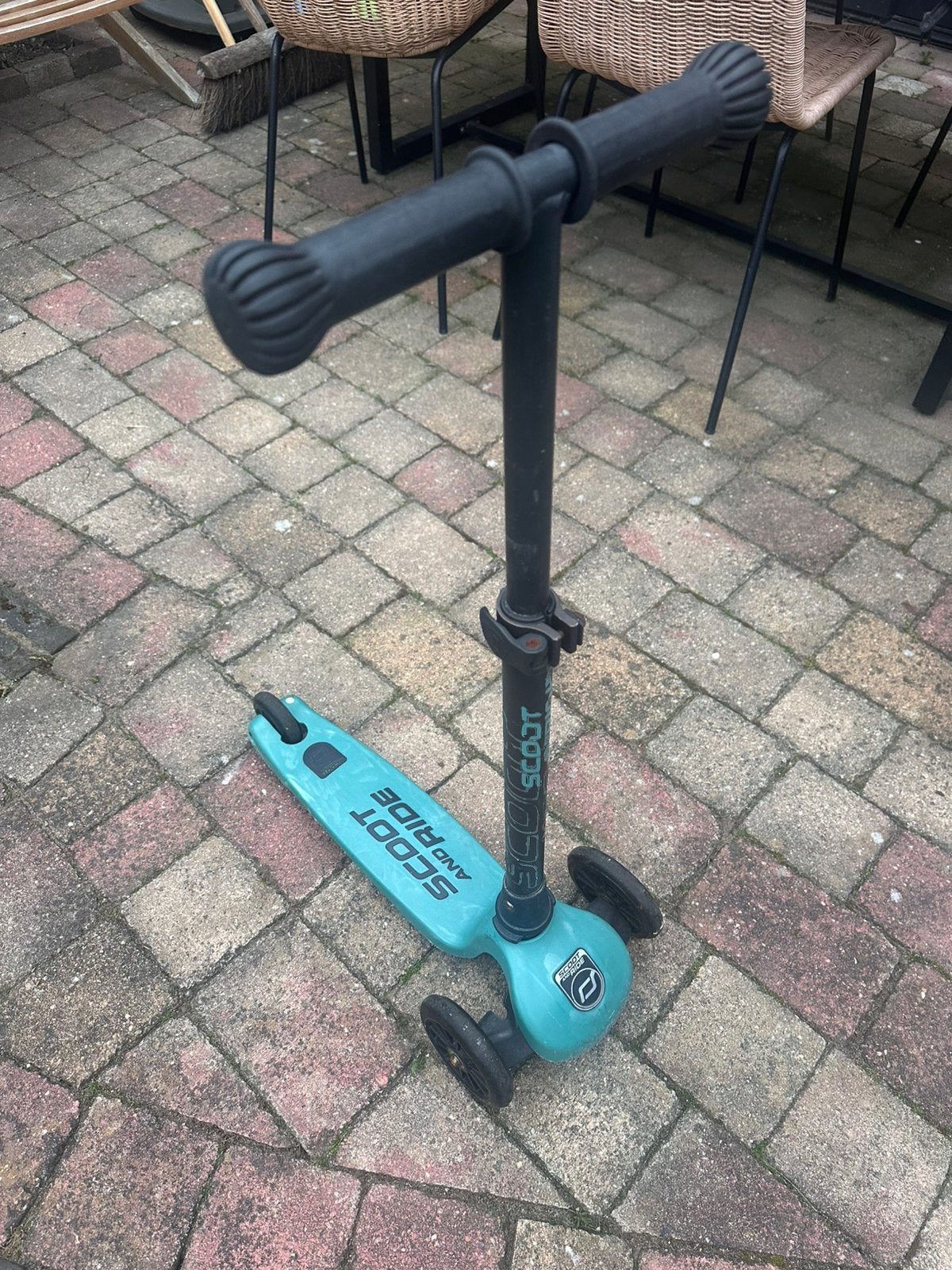 een gebruikte Scoot and Ride Highwaykick Led step, Fietsen en Brommers, Steps, Ophalen of Verzenden, Gebruikt, Gewone step