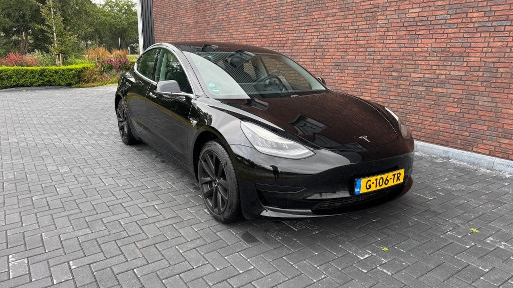 TESLA Model 3 STANDARD PLUS RANGE 60 kWh 131.000 km 82%SoH, Automaat, Zwart, Zwart, Dealer onderhouden