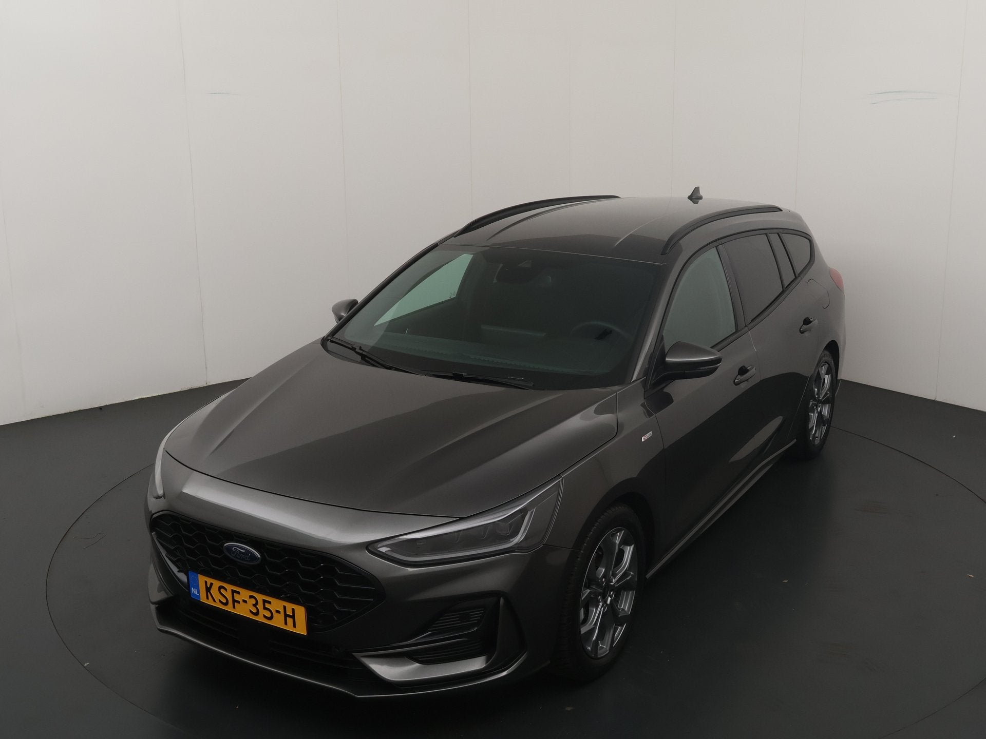 Ford FOCUS Wagon EcoBoost Hybrid 155 pk ST-Line X | Winter P, Stof, Gebruikt, 155 pk, Hybride Elektrisch/Benzine