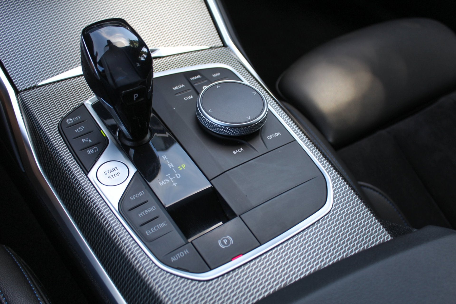 Foto 14 van BMW 3-serie Touring 330e xDrive High Executive - trekhaak -