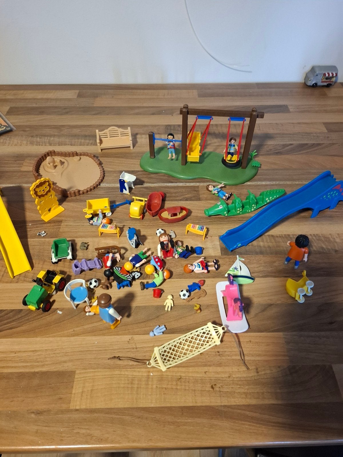 Playmobil speeltuin met diverse figuren en accessoires, Ophalen of Verzenden, Zo goed als nieuw, Complete set, Overige typen