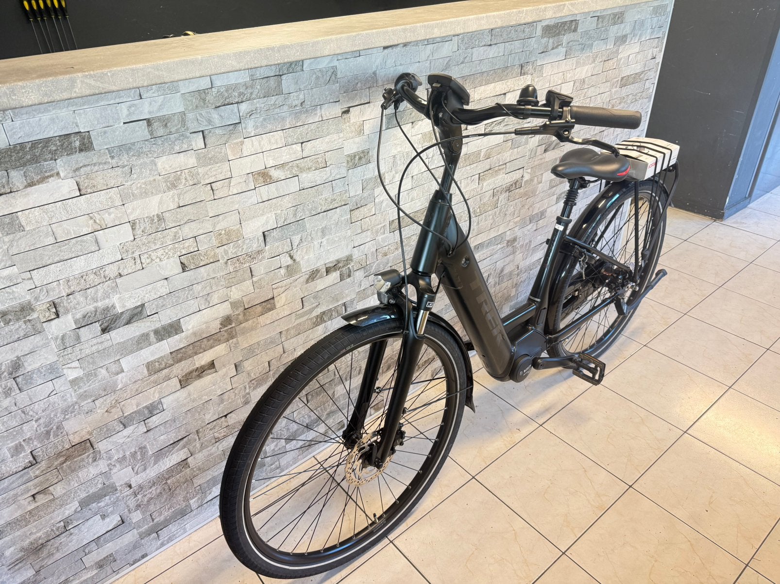 NIEUWSTAAT E- Bike Trek. TOTAAL 1390km. Bosch Middenmotor, Fietsen en Brommers, Zo goed als nieuw, Minder dan 47 cm, /, /