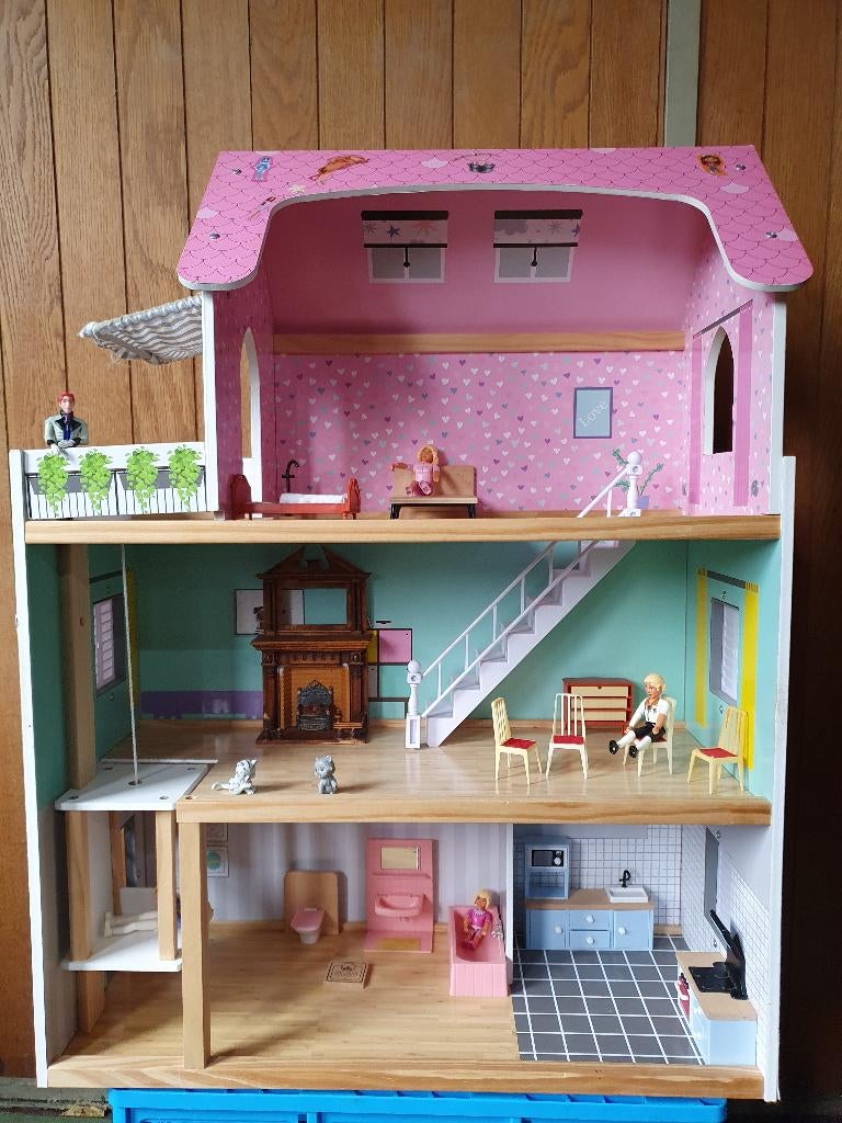 Kidkraft houten poppenhuis met lift, meubeltjes en poppetjes, Kinderen en Baby's, Speelgoed | Poppenhuizen, Ophalen, Zo goed als nieuw