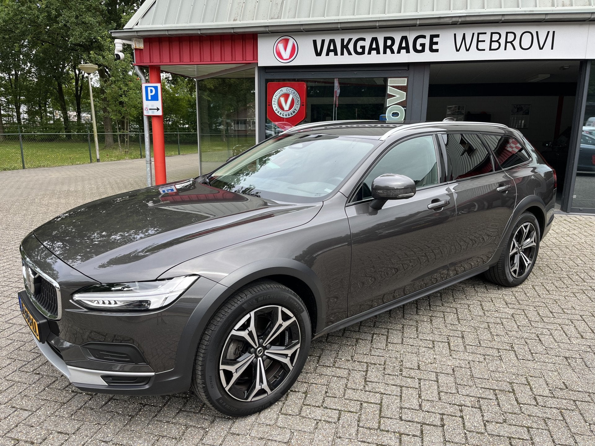 Volvo V90 Cross Country 2.0 B5 250pk AWD Pro Trekhaak 1e Eig, Auto's, Volvo, Automaat, Euro 6, 4 cilinders, Vierwielaandrijving