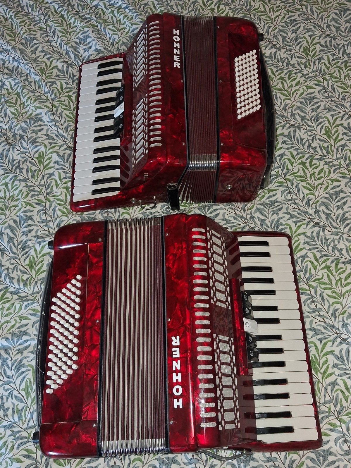 Hohner Accordeon Rood - Twee stuks, Ophalen of Verzenden