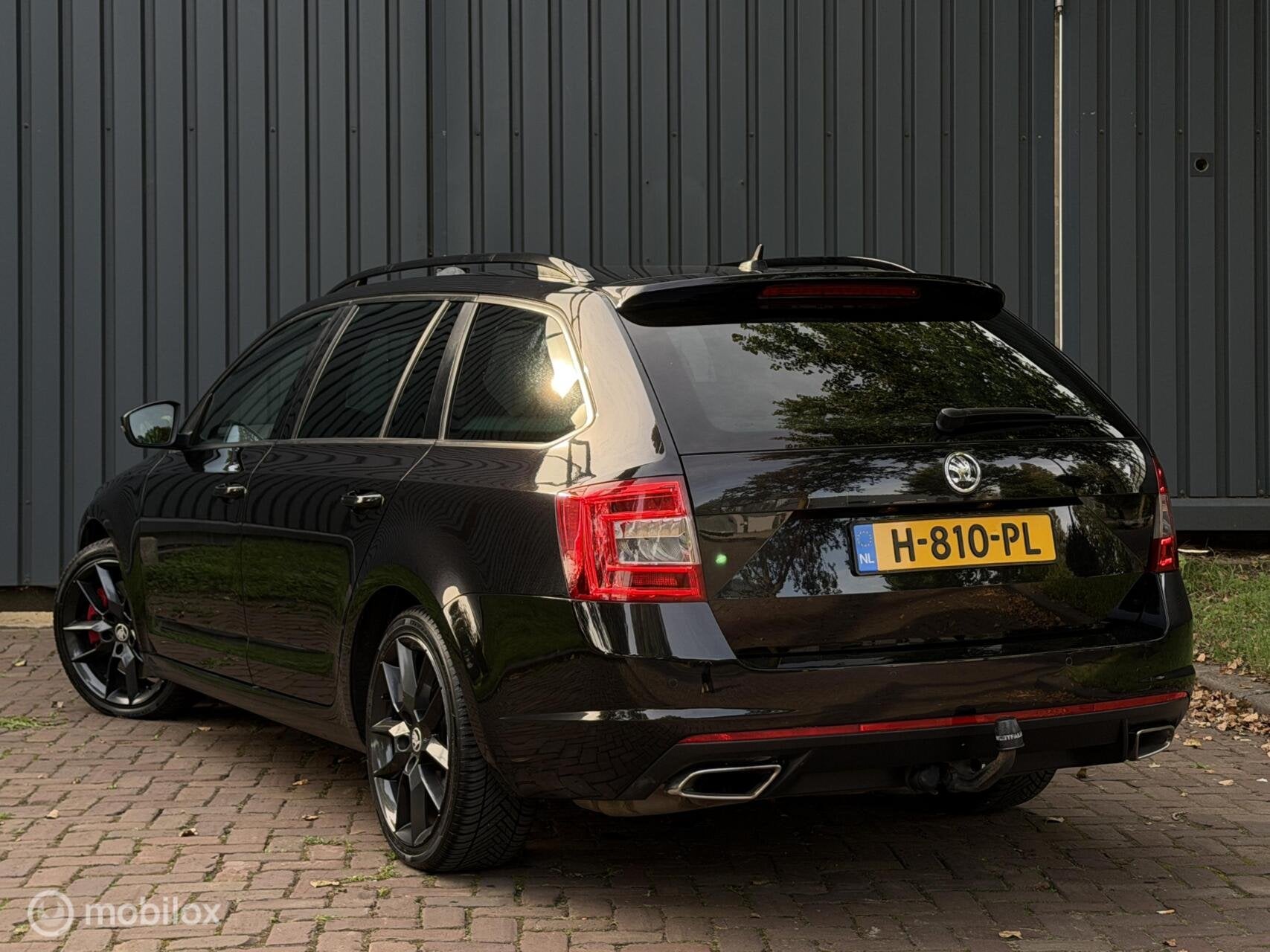 Skoda Octavia Combi 2.0 TDI RS Kuipstoelen|Xenon|Canton|Trek, Gebruikt, Euro 6, 4 cilinders, Bluetooth