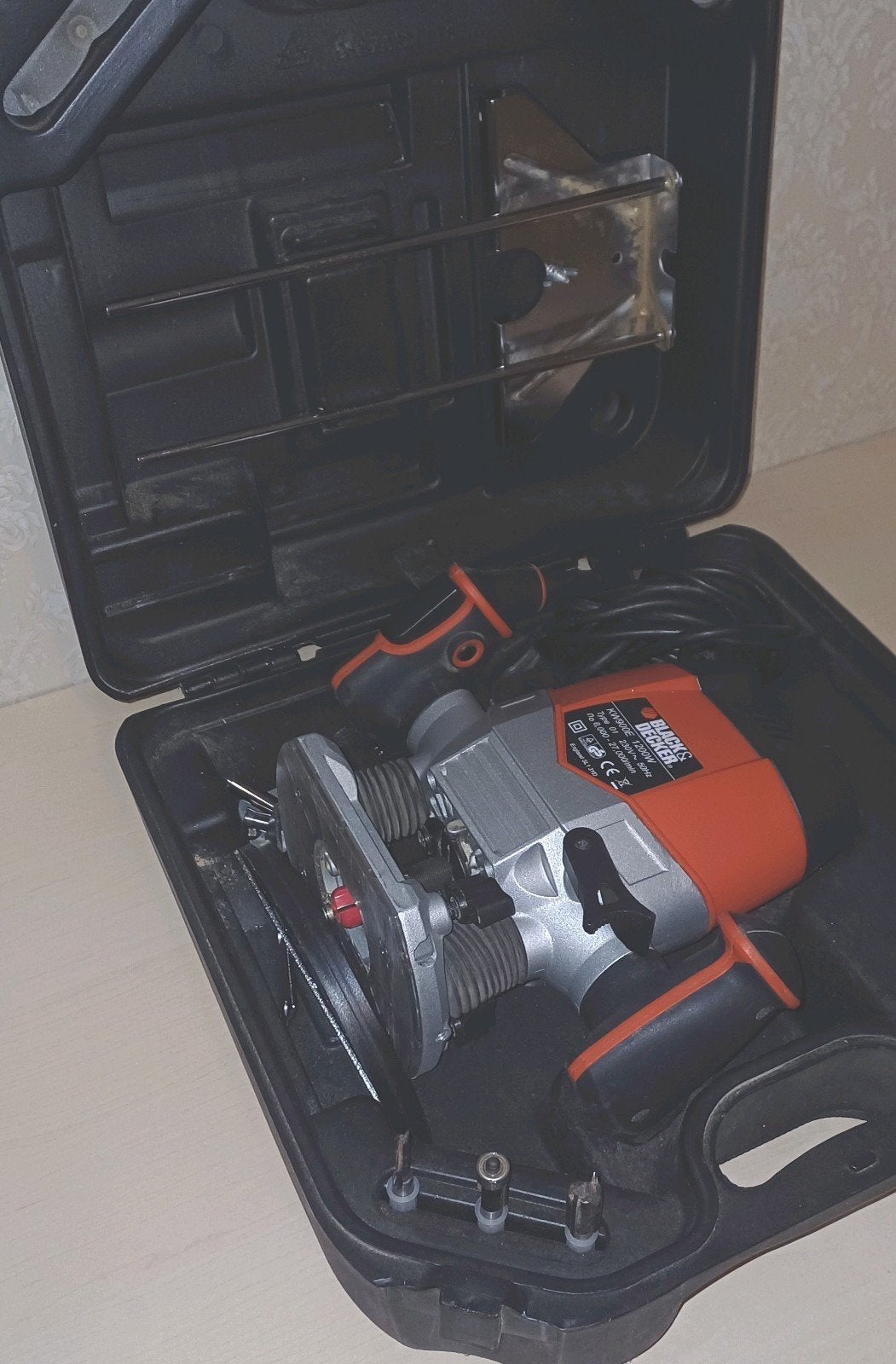 Bovenfrees Black en Decker 1200 watt, Doe-het-zelf en Verbouw, Gereedschap | Freesmachines, Ophalen, Zo goed als nieuw, Bovenfrees