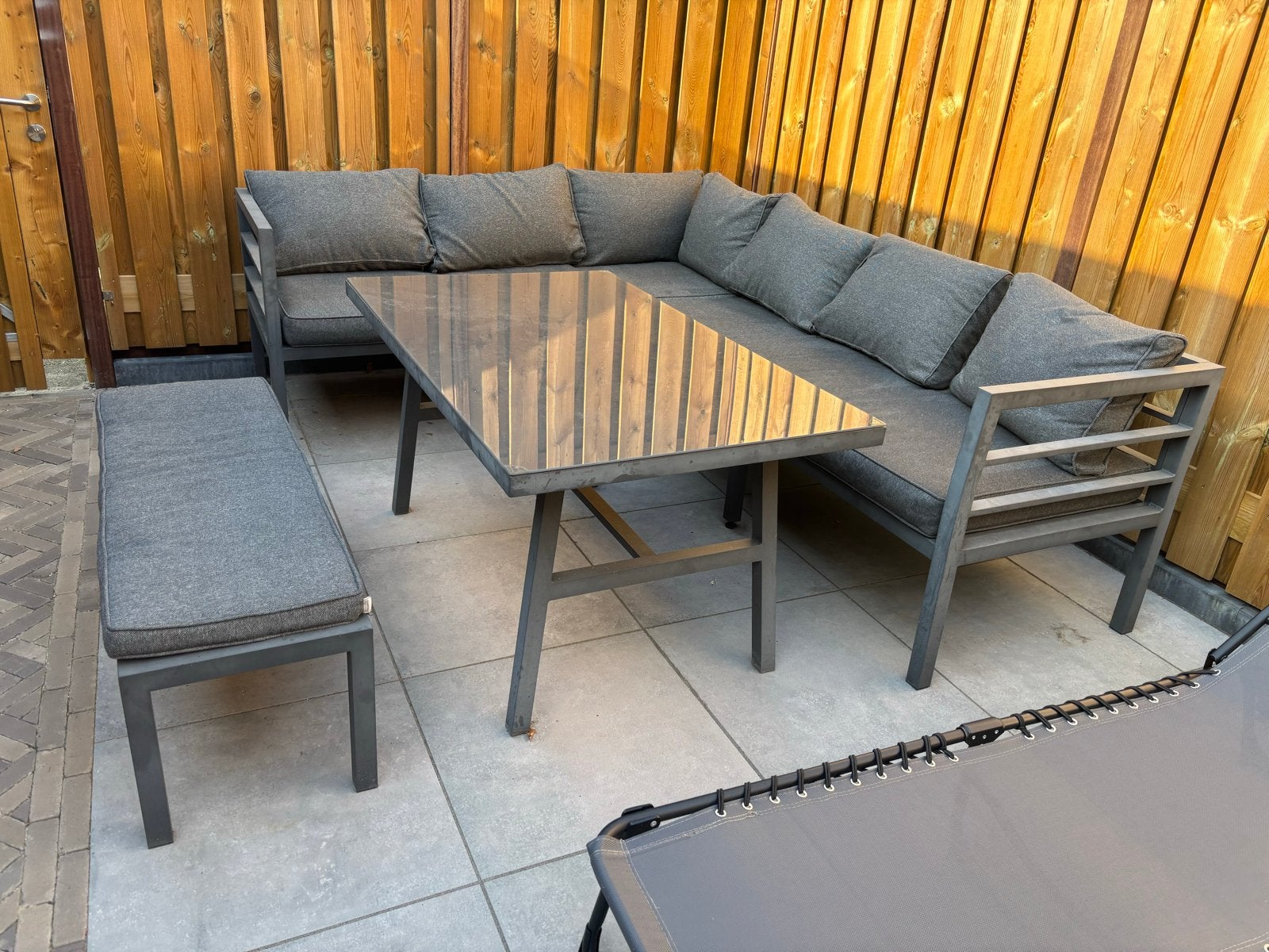 Moderne loungeset met tafel en bank - Grijs aluminium, Gebruikt, Meer dan 8 zitplaatsen, Aluminium, Ophalen of Verzenden