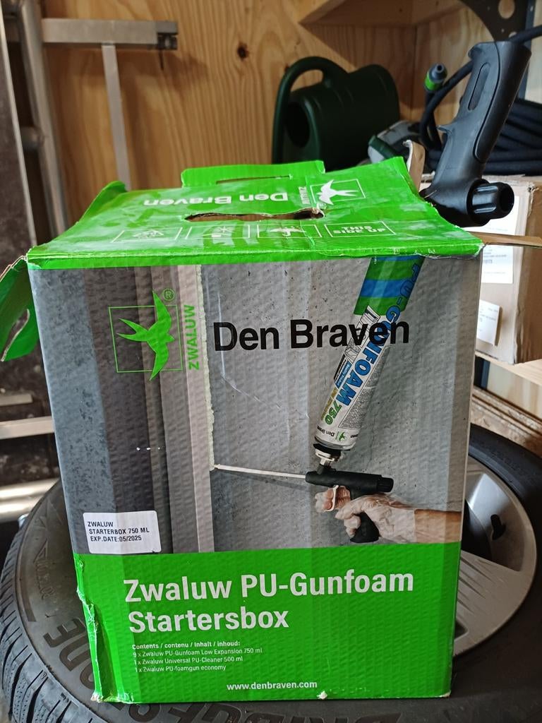 7x PU-schuim + 1x pistool (gebruikt) - Den Braven Zwaluw, Doe-het-zelf en Verbouw, Isolatie en Afdichting, Ophalen of Verzenden