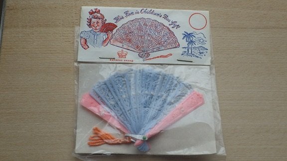 Poppenhuis: Jaren 60-70 Waaier, Verzamelen, Poppenhuizen en Toebehoren, Ophalen of Verzenden, Nieuw, Poppenhuis