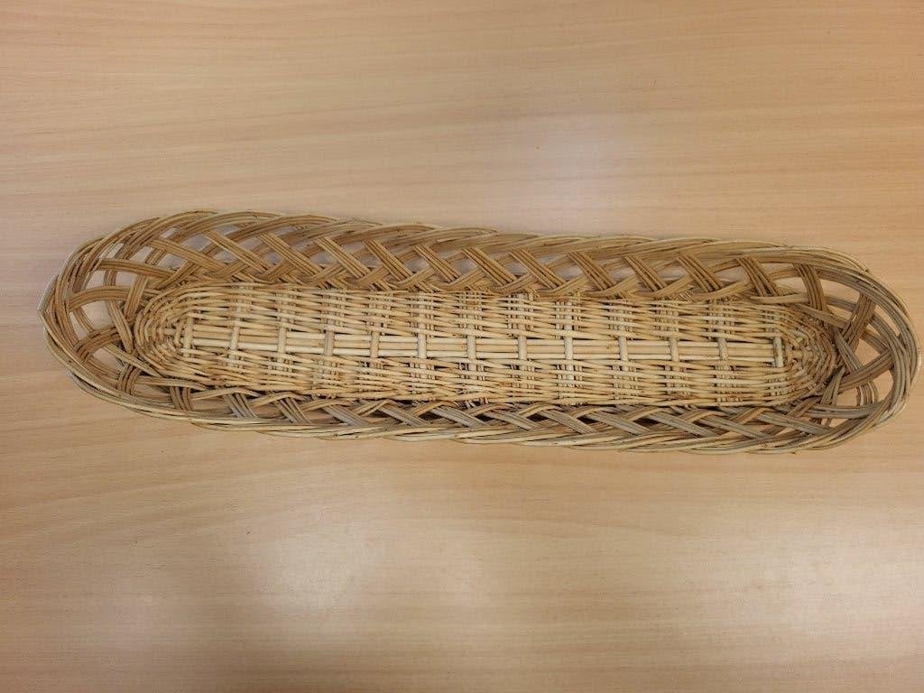 Broodmandje.      Langwerpig.           Maat 51 x 14 cm, Gebruikt, Gevlochten, Mand, Ophalen of Verzenden