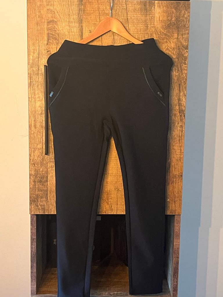Zwarte broek maat M/L, Kleding | Dames, Leggings, Maillots en Panty's, Ophalen of Verzenden, Zo goed als nieuw